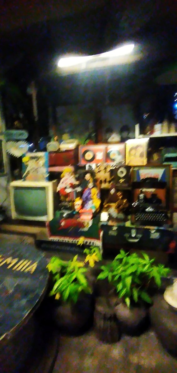 bengragon's tweet image. Shaky night shots. 🌃

#CubaoExpo #randomshots #mobilephotography #photowalk