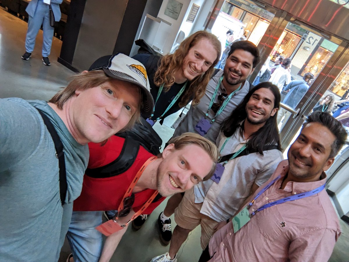 llamaluvr's tweet image. New friends @ #ChainReact2023
