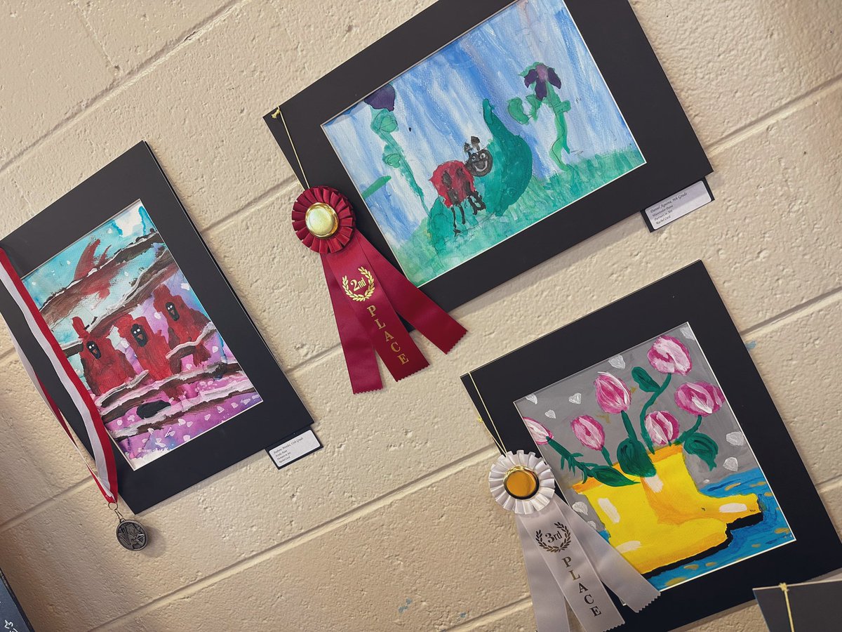 PinkyValerio's tweet photo. Andrew and Danny got 🥇1st and 2nd 🥈place in the Art Show
Congrats 👏🏼👏🏼 and thank you Ms Cecil fo all your dedication for our students.
#CastleberryHigh
#ArtShow https://t.co/1MrBNGiwVr