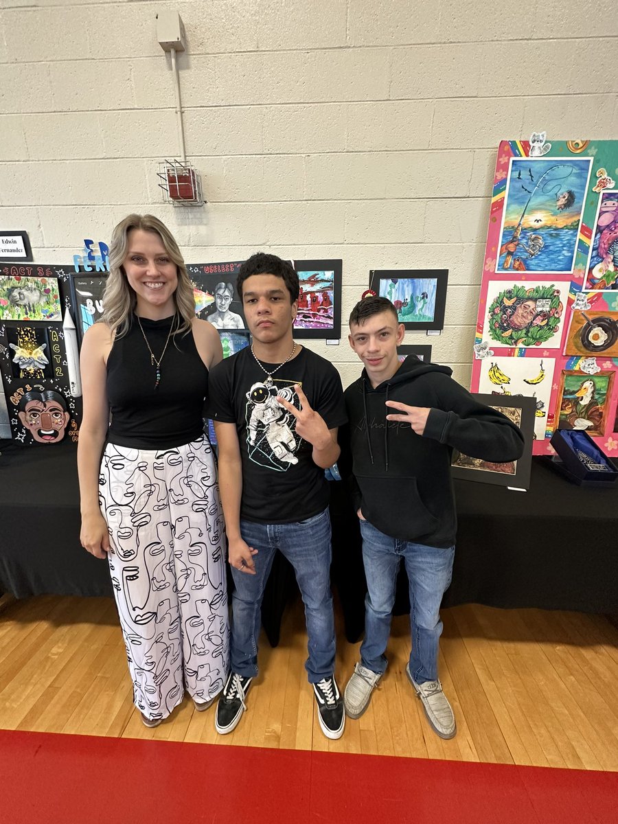 PinkyValerio's tweet photo. Andrew and Danny got 🥇1st and 2nd 🥈place in the Art Show
Congrats 👏🏼👏🏼 and thank you Ms Cecil fo all your dedication for our students.
#CastleberryHigh
#ArtShow https://t.co/1MrBNGiwVr