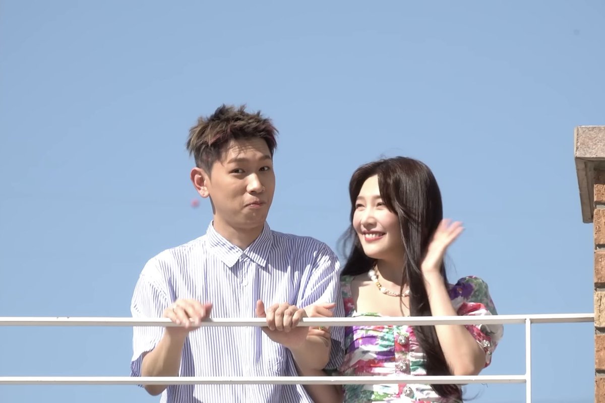 bemygoyangii's tweet photo. mayday - crush feat. joy 
ครบรอบ 3 ปีที่ปล่อยเพลงนี้แล้ว ตำนานถ่าย mv กับแฟนปะ พอกลับมาฟังแล้วหวานฉ่ำมาก 🥺 https://t.co/vDV07Pm7nt