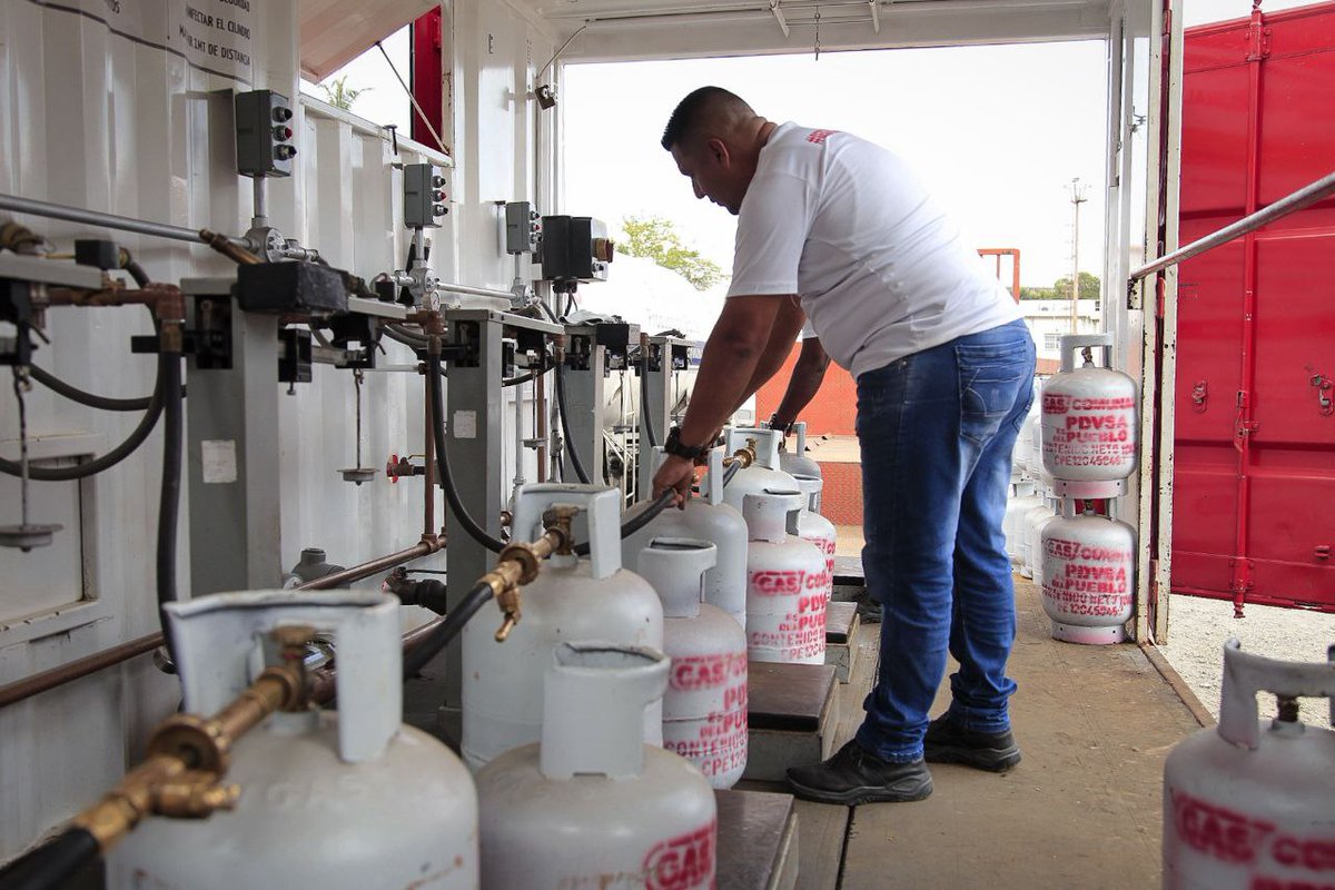 Ordené al Ministro Pedro Tellechea, priorizar a los estados Yaracuy, Táchira, Carabobo, Barinas, Aragua, Bolívar, Trujillo en sus municipios más afectados en materia del servicio de gas. ¡Alta prioridad, respuesta, solución y acción inmediata! ¡No tenemos excusas!