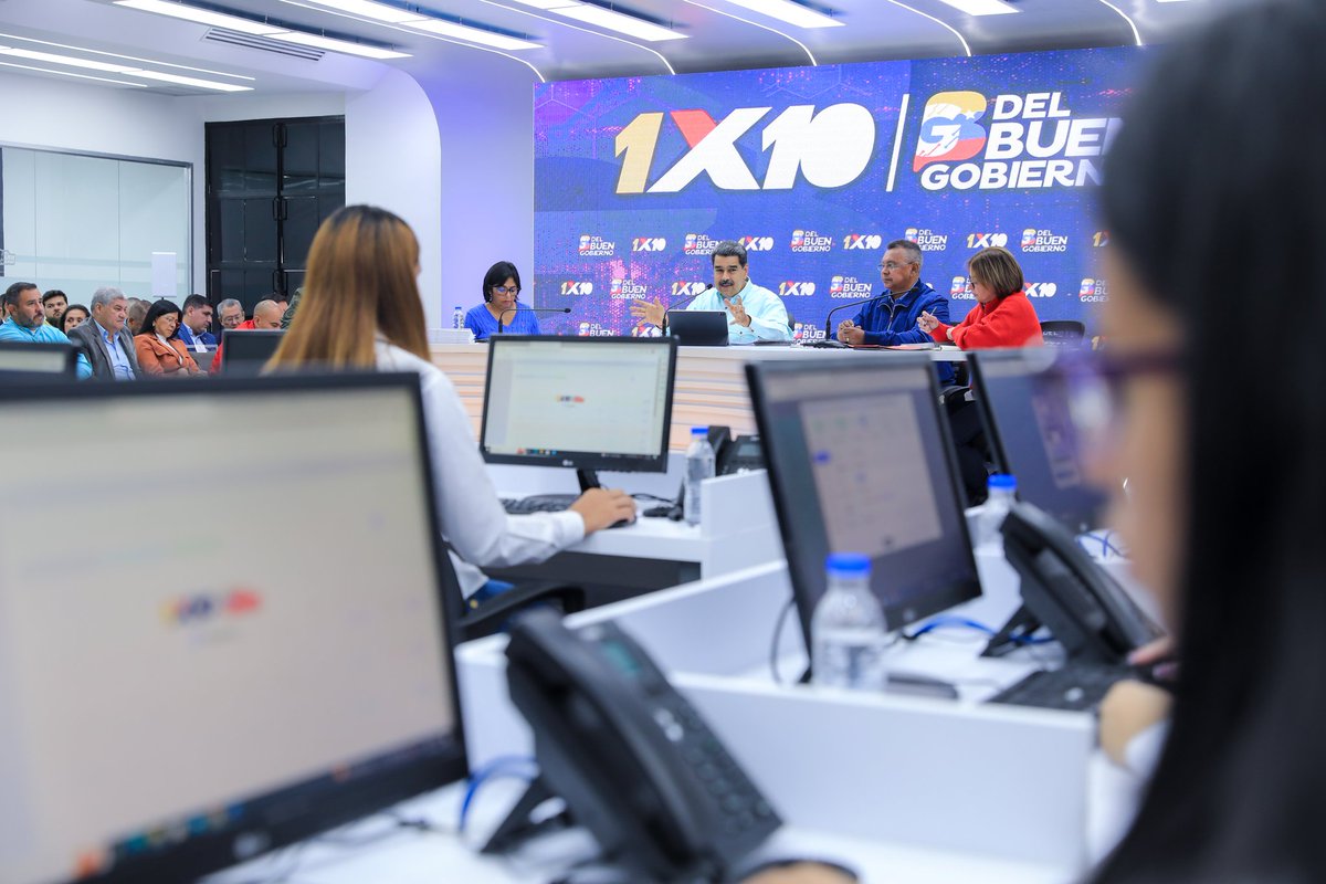 NicolasMaduro's tweet photo. Ordené al Ministro Pedro Tellechea, priorizar a los estados Yaracuy, Táchira, Carabobo, Barinas, Aragua, Bolívar, Trujillo en sus municipios más afectados en materia del servicio de gas. ¡Alta prioridad, respuesta, solución y acción inmediata! ¡No tenemos excusas! https://t.co/MNzkyzDvWX