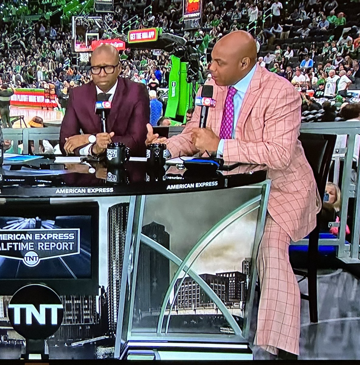 imJustCoachJosh's tweet photo. @NBAonTNT Chuck with the Salmon plaid bell bottoms.😂😆🕺🏾 https://t.co/J82DknNXCT