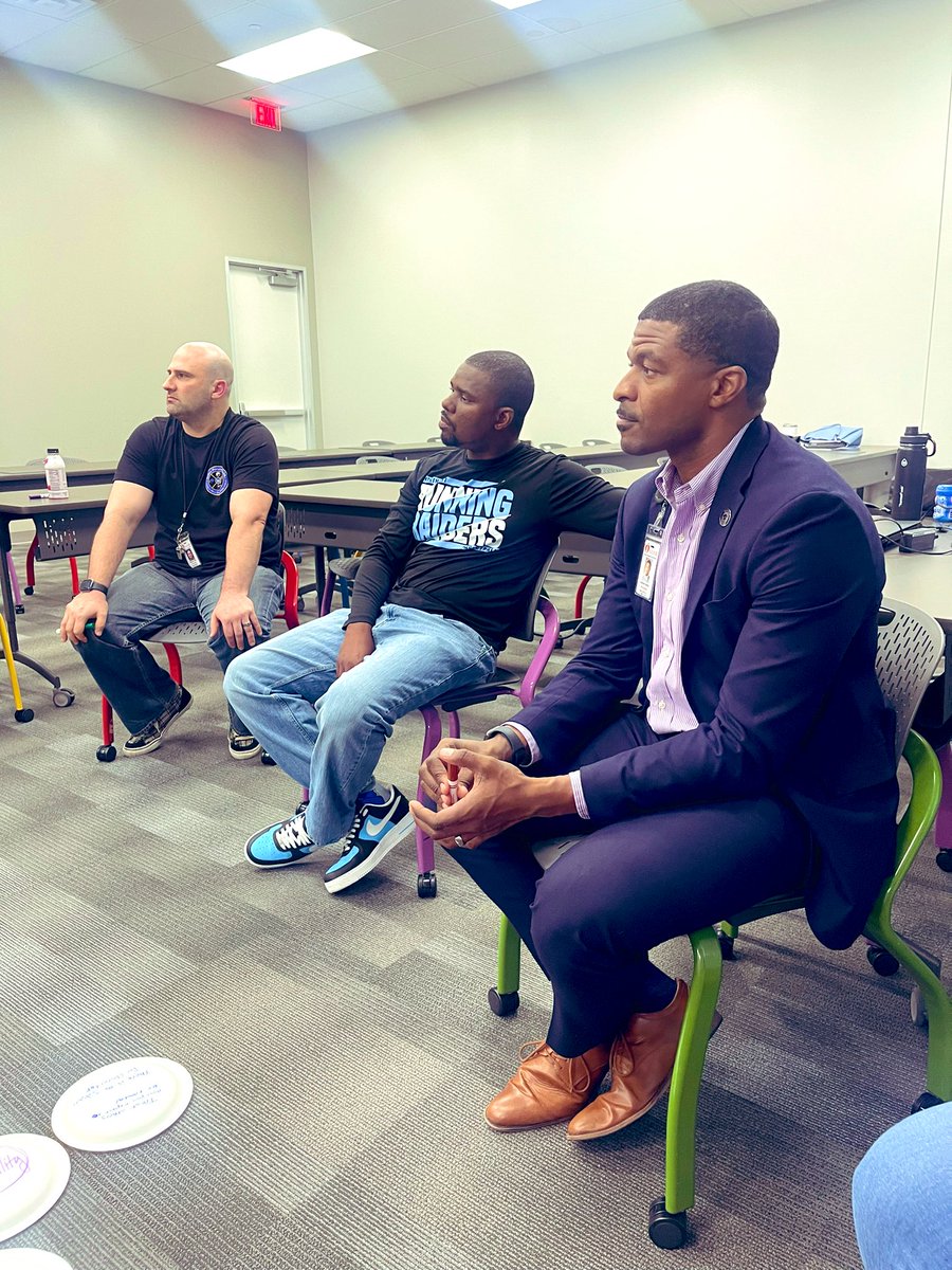 AngelWilson36's tweet photo. We FINALLY found time to circle up and I am so glad that we pivoted and dedicated a solid sixty minutes to practicing what we preach. The transparency was REAL. Mental health matters. Protect Principals. Dr. Fannin closed us out with a sermon. Love my #LC2Crew! @JordanCBenson https://t.co/TJygQkgGCS