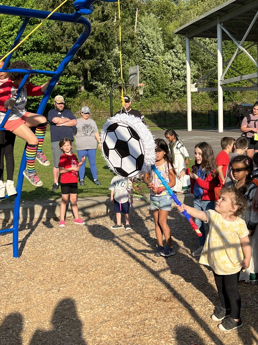 director_mason's tweet photo. So many cultures represented at @EPS_VRE first multicultural night. Food, fun and festivities from around the world well represented. https://t.co/qErBtZ0Ms2