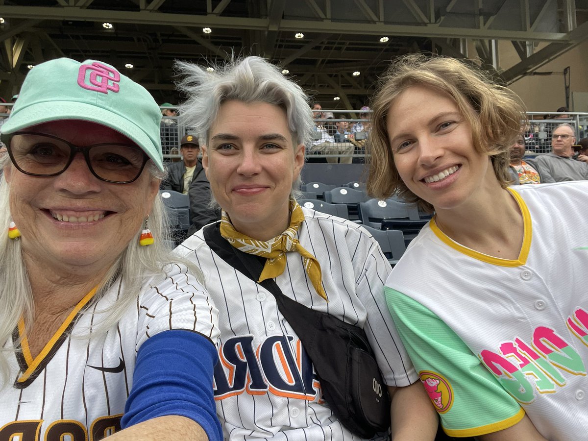 irenemcmack's tweet photo. #bringthegold
Love being at the padres game with my daughter. https://t.co/F7FcS8s7CQ