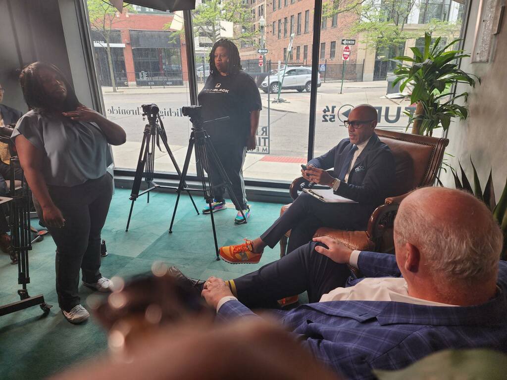 Mr Robert Riney CEO of <a href="/HenryFordHealth/">Henry Ford Health</a> was our  special guest in Studio 1452 for an episode of <a href="/MIChronicle/">Michigan Chronicle</a> Pancakes and Politics OVERDRIVE edition. Great convo w/ <a href="/DennisArcherJr/">Dennis Archer, Jr.</a> about the health of health care, The economy and Henry Ford’s leadership role in corporate Detroit