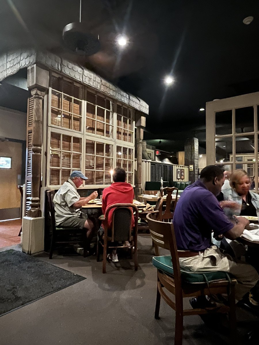 salpiconcontodo's tweet image. This place tho… 🍽️❤️ #mobilevibes