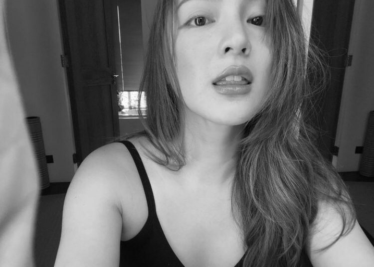 daixi1984's tweet photo. Take a group of your own black and white selfies🤳
 #selfie 
 #blackandwhitephotography https://t.co/iSuS2Cwgsd