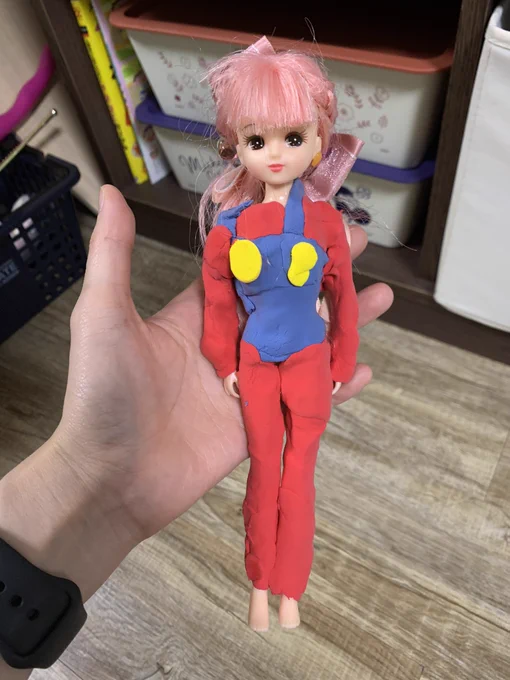 ←マリオリカちゃんが欲しいとねだられたので『誕生日まで我慢しなさい』と断ったら自作してて根性あるなと思いました