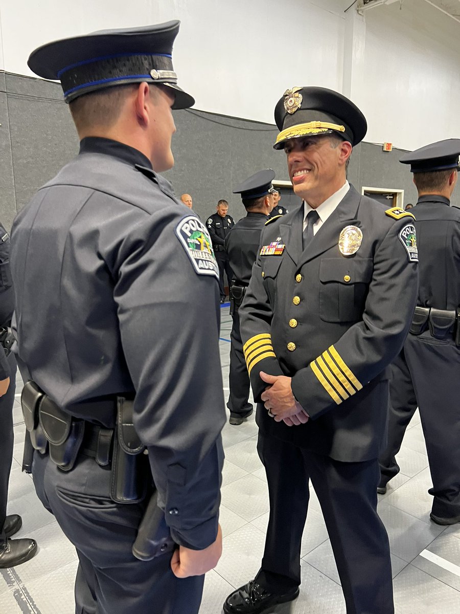 Austin_Police's tweet photo. Congratulations graduates of the 147th cadet class!   Please join us in welcoming our newest APD officers protecting the @austintexasgov! https://t.co/SfqcNXc11t