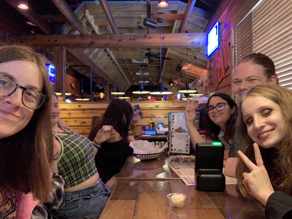 Deborah85000146's tweet photo. Guard dinner at Texas Roadhouse tonight! https://t.co/BfcXzr6Z5j