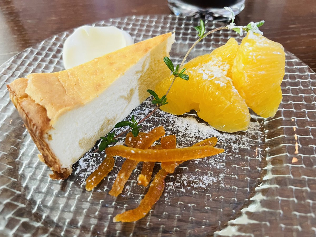 mame_kyu_'s tweet photo. 10年振りくらいに、外からじゃ値段のわからへんカフェレストランへ…。

他の用事で出てきて不発に終わり、一度通り過ぎたけど、なんとなく戻って入ってみた(笑)
#kurobei https://t.co/FCfoiEtf4I