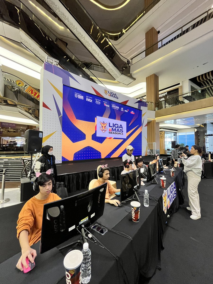 VirtualsGG's tweet photo. Liga eMAS LAN Finals @ Atria Shopping Gallery 🏅🙌

First game against Novoid Omega at 10:20AM, tune in! https://t.co/8lmcFhxMKX

#TeamPath #PATHSlay #PathGG https://t.co/qUoWH1GX7Y