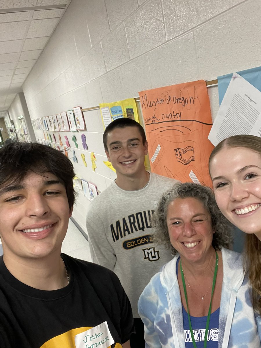 Love the senior walk tradition! Nothing makes a teacher happier than seeing former students off to chase their dreams! ❤️ <a href="/WindsorWildcats/">WindsorWildcats</a>