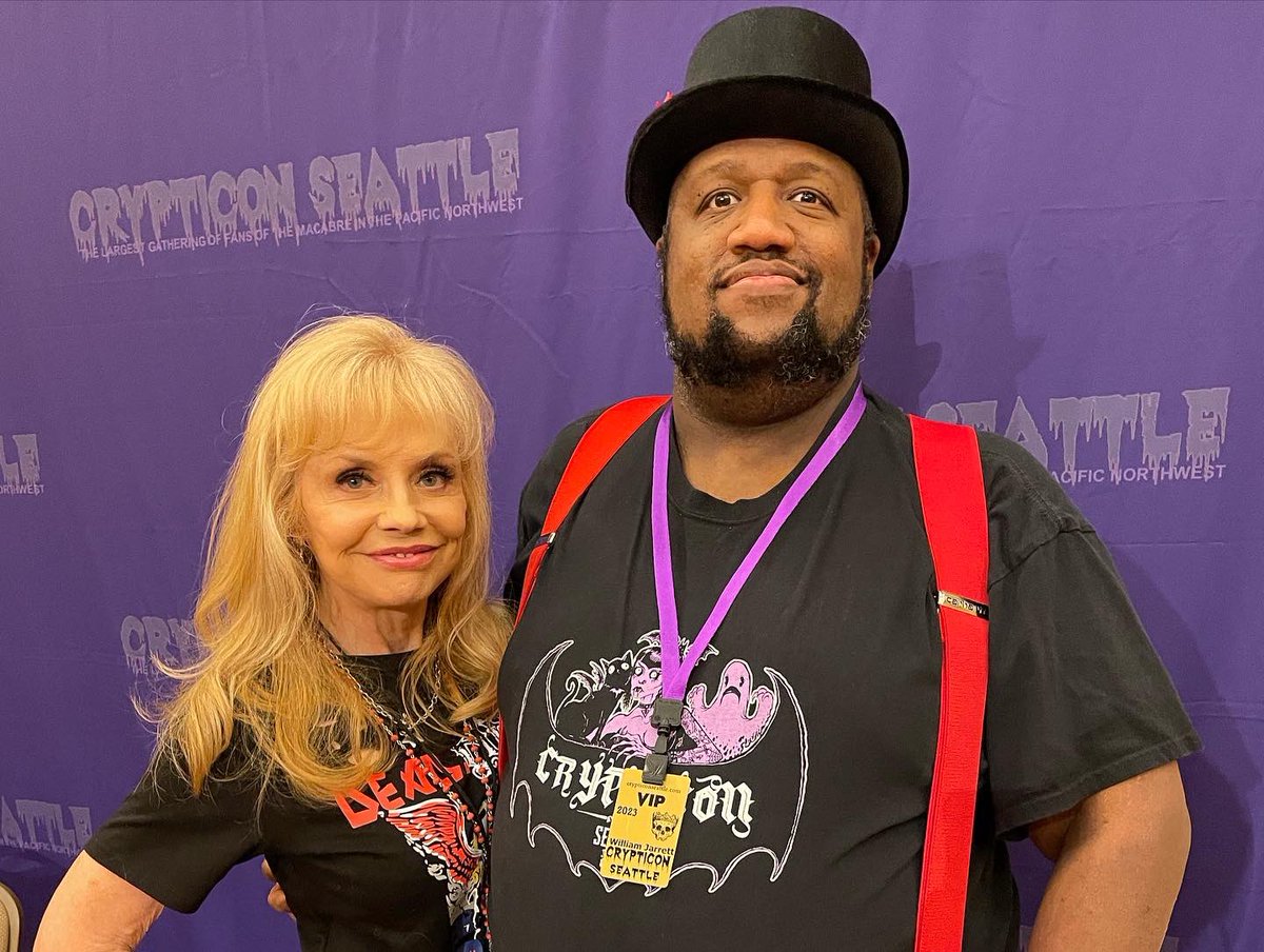 wiccaburr's tweet image. Day one of celebs and autographs during @crypticonseattle #crypt23 #crypticonseattle2023