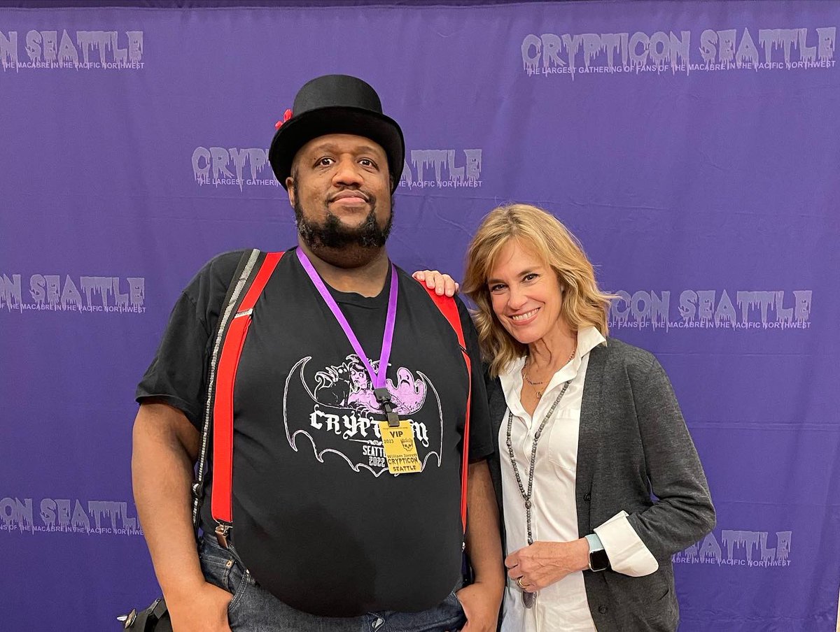 wiccaburr's tweet image. Day one of celebs and autographs during @crypticonseattle #crypt23 #crypticonseattle2023