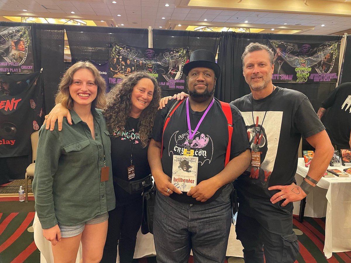 wiccaburr's tweet image. Day one of celebs and autographs during @crypticonseattle #crypt23 #crypticonseattle2023