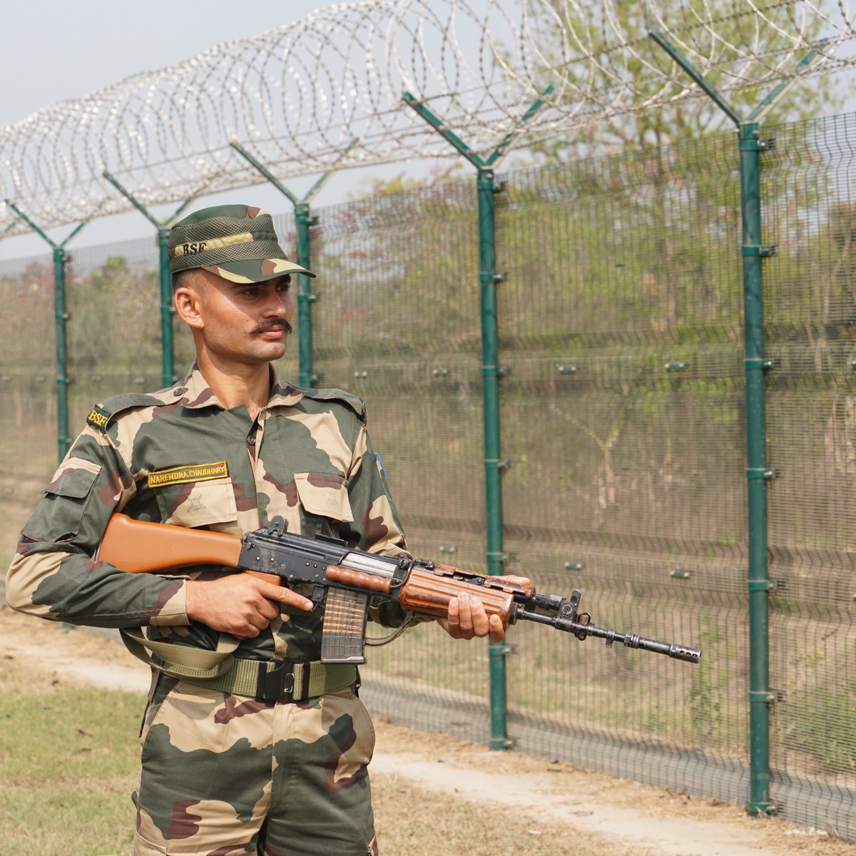 BSF_India's tweet photo. #PicOfTheDay                  

"Greatness begins beyond your comfort zone."             

सीमा सुरक्षा बल - सर्वदा सतर्क                  

#JaiHind 
#NationFirst 
#FirstLineOfDefence https://t.co/Of07IKig2H