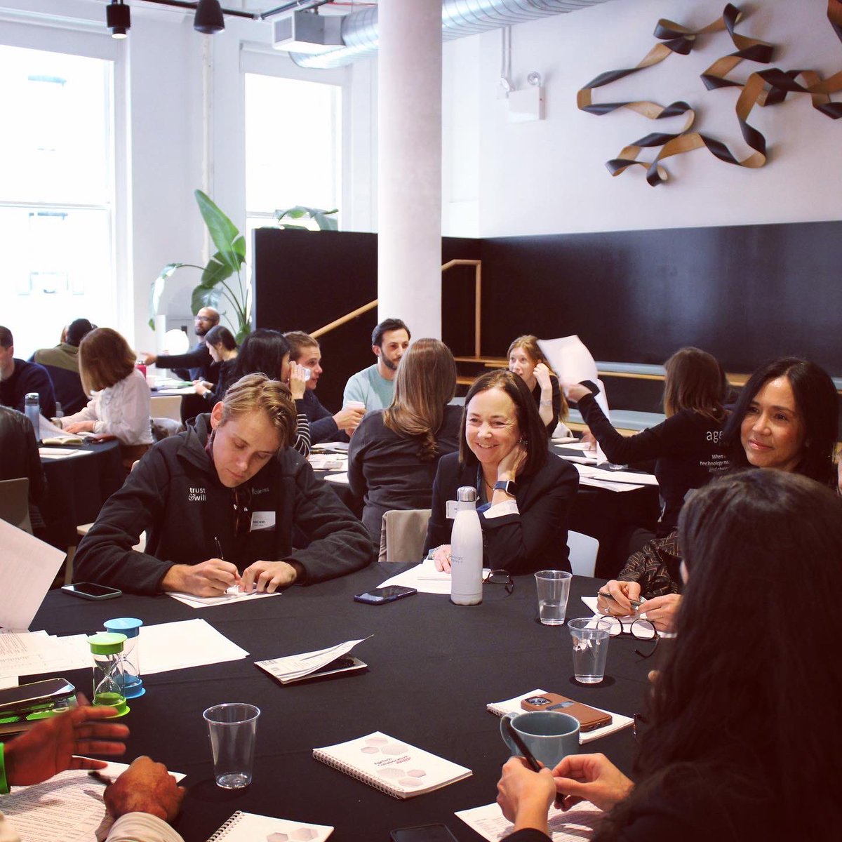 AgeTechCollab's tweet image. #FlashbackFriday to the @EmpireStartups &amp;amp; @AgeTechCollab Roundtable Event at #NYFinTechWeek! Top innovators discussed technology&apos;s impact on financial wellness as we age. Opening remarks by Alan Patricof, Co-Founder of Primetime Partners, kicked off an engaging discussion…