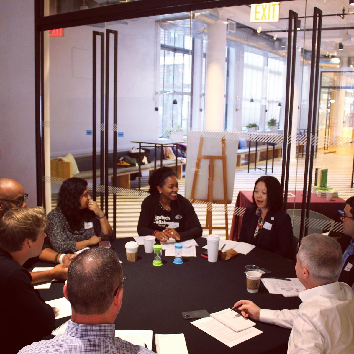 AgeTechCollab's tweet image. #FlashbackFriday to the @EmpireStartups &amp;amp; @AgeTechCollab Roundtable Event at #NYFinTechWeek! Top innovators discussed technology&apos;s impact on financial wellness as we age. Opening remarks by Alan Patricof, Co-Founder of Primetime Partners, kicked off an engaging discussion…