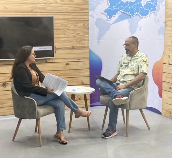 ama_nascimento's tweet photo. 🗣Mais uma série de podcasts saindo do forno. Desta vez, sobre “Criação Audiovisual para WEB”. Storytelling, rotinas produtivas de conteúdos e Media Training em pauta. Muito obrigada @jefamorim @oliviamindelo e @kmichiles pela generosidade e colaboração. ✨ Em breve!!! #etepac https://t.co/HxXGyqb94z