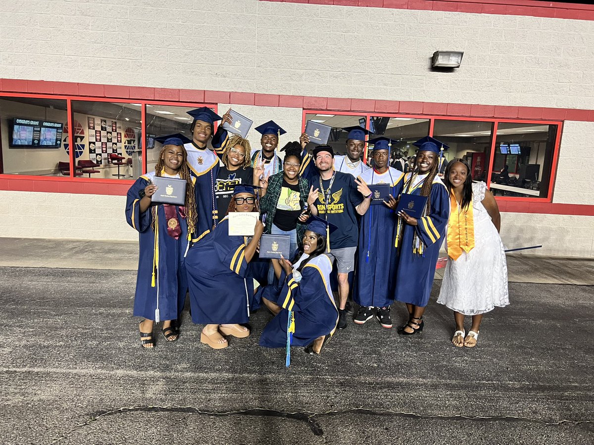 ELHS_Track's tweet photo. We are so proud of you all!!! Go out into the world and be great! We love you all and just remember we are a phone call away 💙💛 https://t.co/XSwAuEGIJR