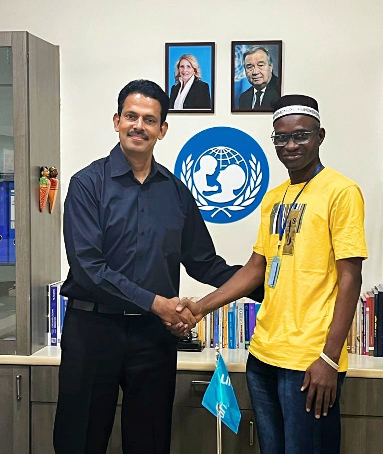 jobzachariah's tweet photo. Mamadee Fofana, who supported #UNICEF Chhattisgarh last 3 months, will leave India today.

Mamadee is with UNICEF Liberia for last 8 years. He is a diehard @FCBarcelona fan.

@UNICEFIndia @UNICEF_Liberia https://t.co/ZKeNKi5qYD