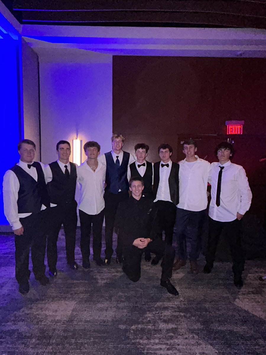 ClippersVB's tweet image. Clippers cleaned up this Friday in Boston for prom

@CoachJacobsNHS #RollProm
