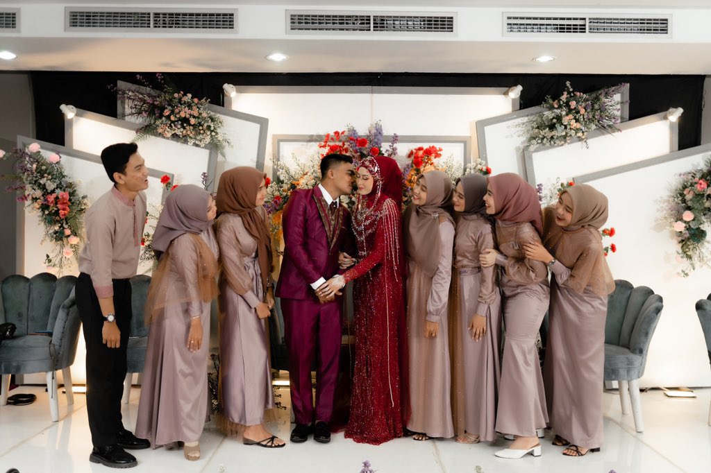 khastegalhotel's tweet photo. Bridesmaid for a day, best friend for lifeπ§π»ββοΈ
Β #hoteltegal #hotelnyaman #liburan #vacation #staycation #mayday #promomei #meetingrom #staycationasik #weddingtegal #weddingday https://t.co/1KGdCU3qbu