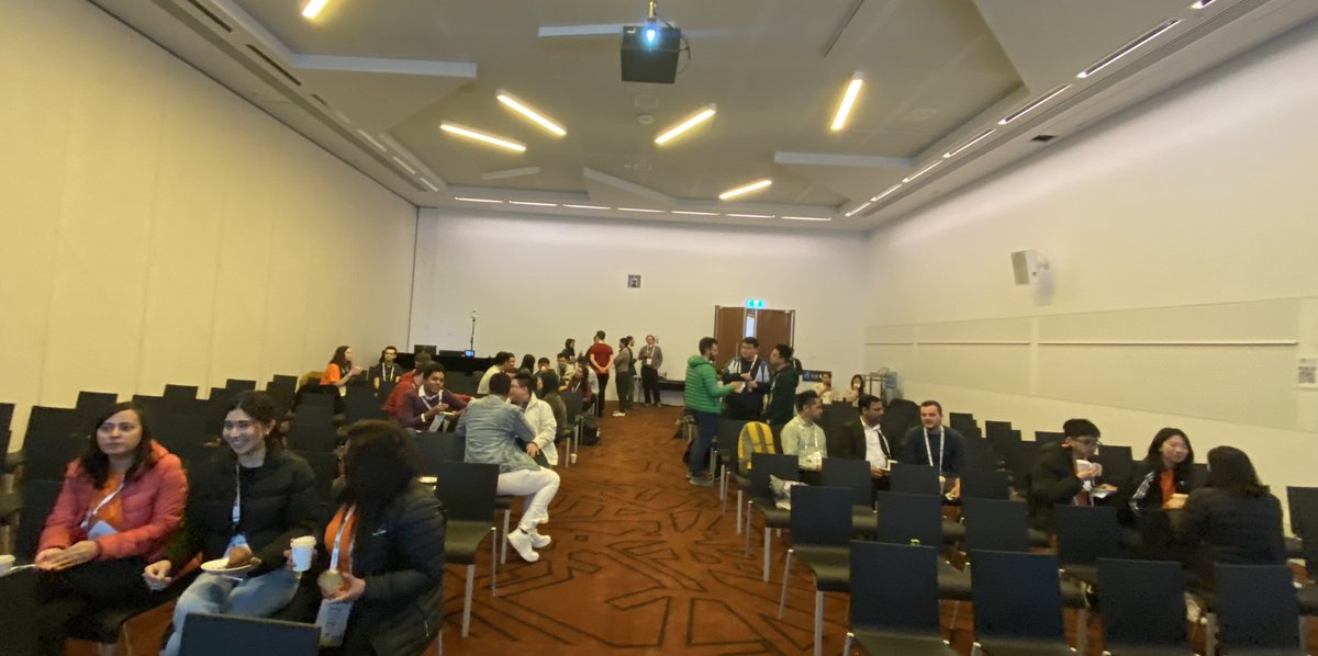 agileRashina's tweet photo. Had a blast running the #PhD and #ECR ‘brekkie’ at @ICSEconf with @simonespiegler - great energy, open conversations and shared advice - thanks for participating 🤗🤗

#icse2023 @MonashInfotech @HumaniseL https://t.co/hIZcKZgaAw