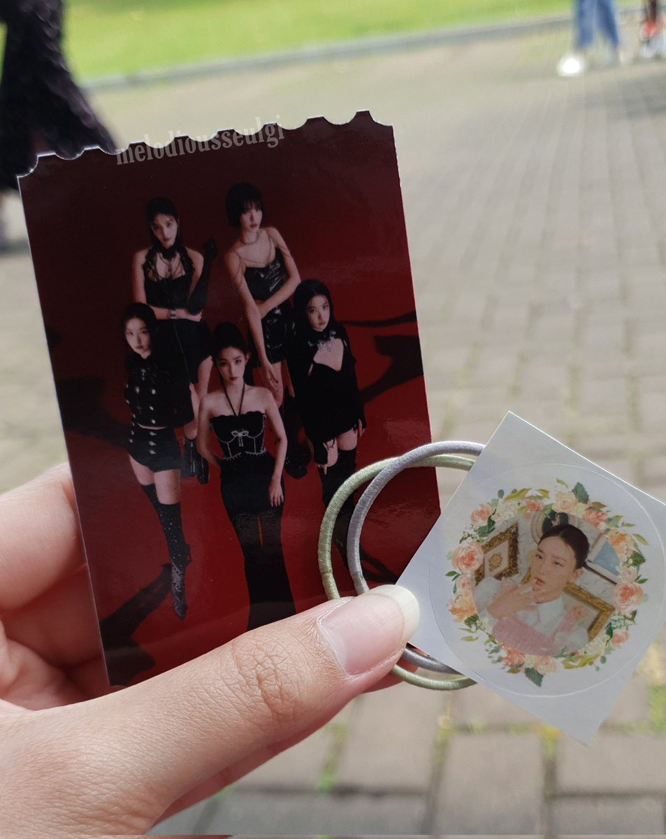 MelodiousSeulgi's tweet photo. Thank you kakk 🥰 @joytystic @oori_marchen https://t.co/9KmceqqdrJ