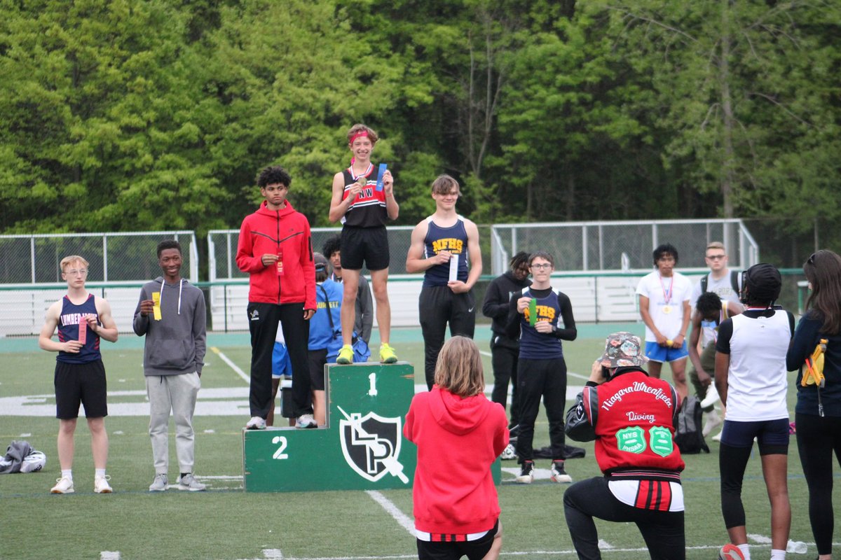 chrdezi's tweet photo. NW Falcons win there first league championship in school history!!! 

I won triple jump and set three PRs
Triple jump: 42’ 3.25” (1st)
Long jump: 18’ 11.5” (5th)
Pole vault: 11’ (T-3rd) https://t.co/oVWJIZN009