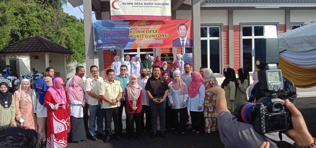 20 Mei 2023 | Sabtu :- Bahagian Bangunan JKRNT <a href="/MFahmi2nd/">Nur Fahmi</a>   @Ts_Mohd_Amri menghadiri  Majlis Penyerahan Projek &amp; Perasmian KD Bukit Guntong, Kuala Nerus oleh YB TMK Tuan Lukanisman Bin Awang Sauni bersama-sama Timbalan Pengarah JKRNT <a href="/HasliJKR/">Hasli Ibrahim (Ir. Dr.)</a> dan Jurutera Daerah Kuala Terengganu