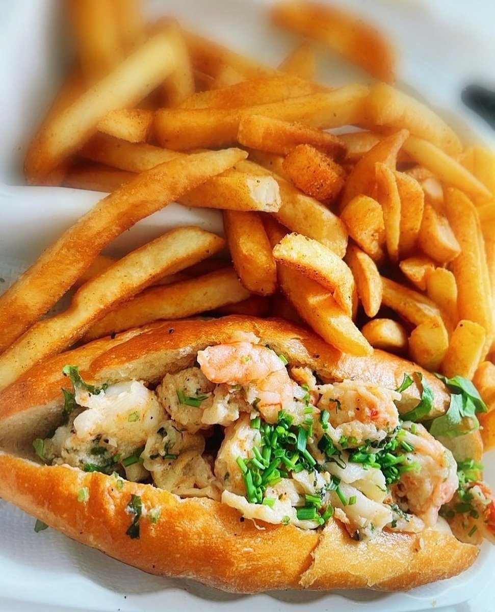 VoodooLoveSF's tweet photo. Ya'll better get you one of these THIS Sunday! It's Dat Fuqin Seafood Roll🦐 😋

⁠#voodoolovesf #blackrestaurantweek #seafoodlove #foodieparadise #seafoodroll #southerncomfort #BRW2023 #supportblackowned #comfortfood #brunch #foodgasm #blackfoodie ⁠
⁠ https://t.co/bSpzDxfNjU