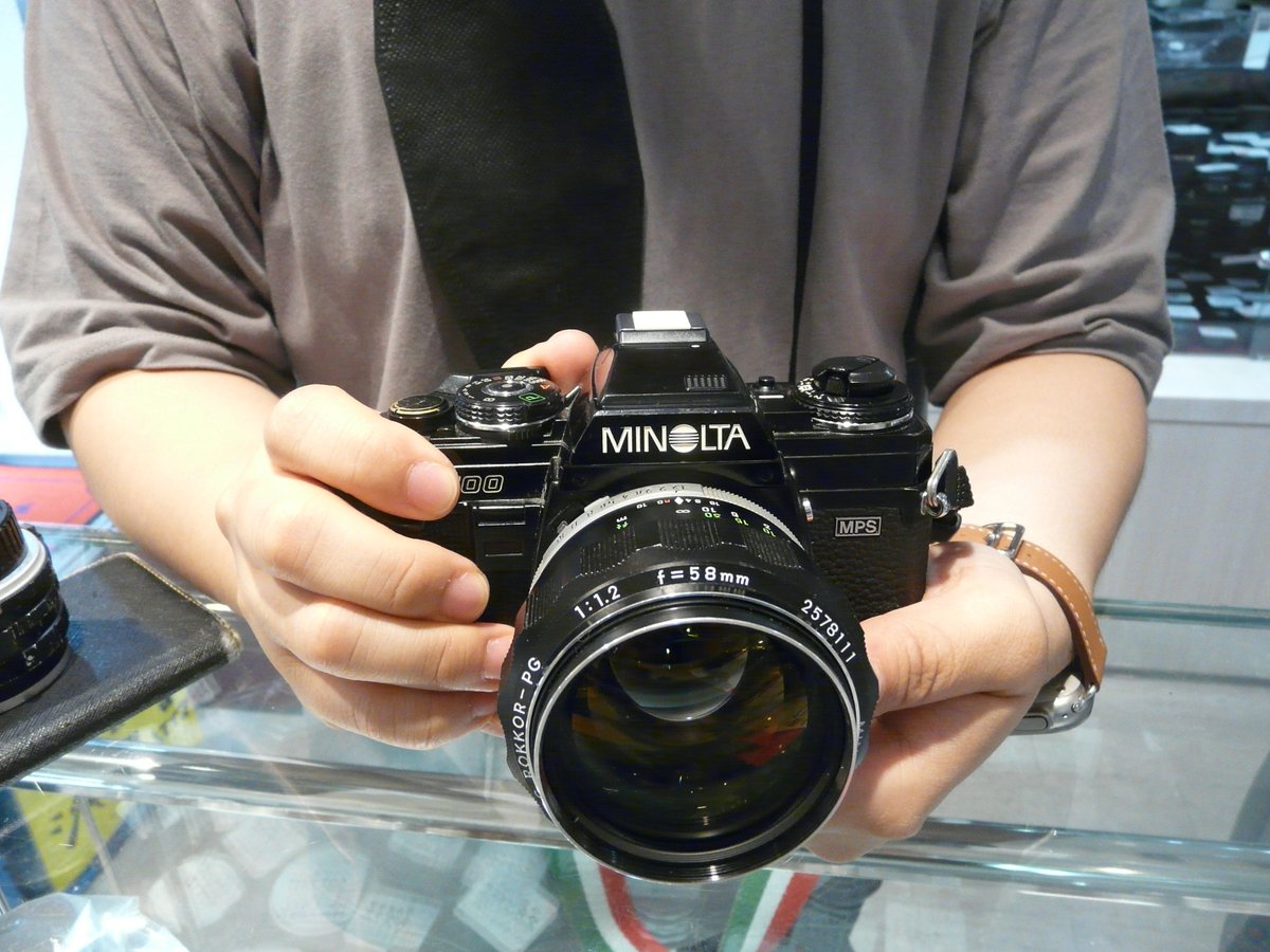 ラッキーカメラ店 tweet media