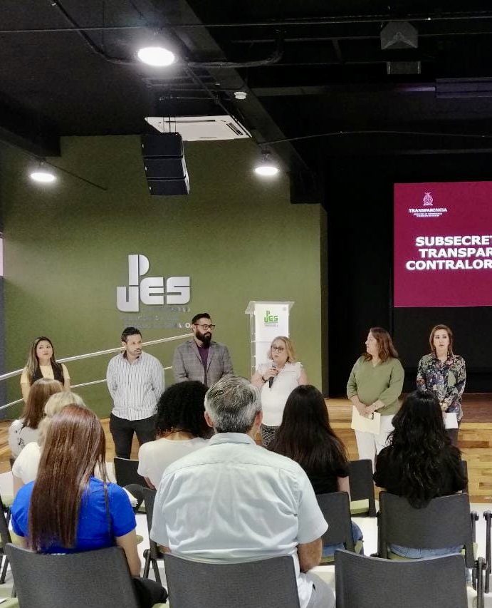 STRCSinaloa's tweet image. Obligaciones de transparencia, acceso a la información pública y carga de formatos en la Plataforma Nacional de Transparencia, temáticas abordadas por personal de esta dependencia con servidores públicos de @upes_edu_mx.

@rochamoya_
@lupitaramirez75
@sinaloagobmx
@ContraloresMX