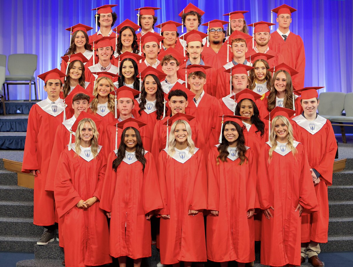 Congratulations to our newest alumni, the LCCS Class of 2023! 🎓❤️🦅💙🙌 #lccseagles #lccsalumni #classof2023 #worldchangers #differencemakers
📸: Kurt Fournier