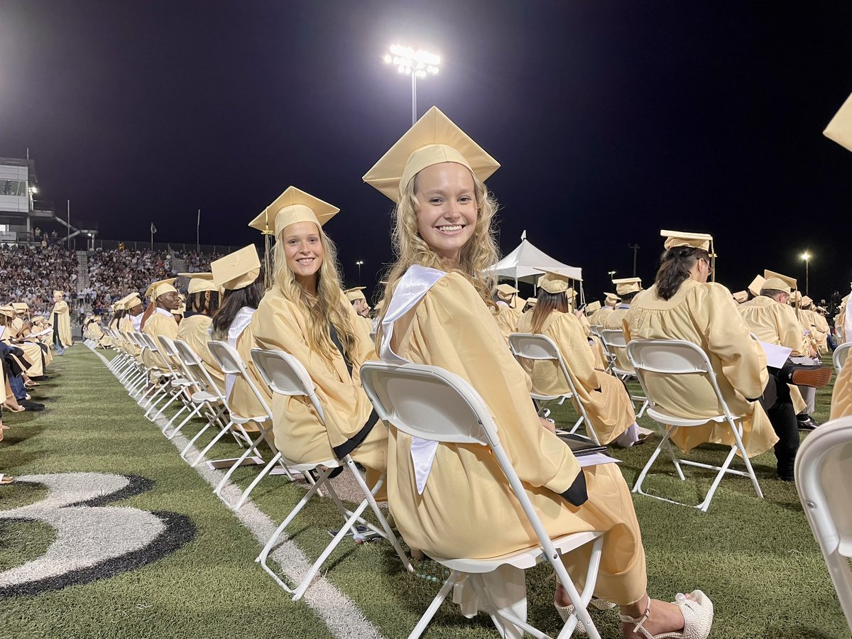 LamarCISD's tweet photo. Congratulations to the Foster High School Class of 2023. Soar higher toward even greater heights than before. #FlyHigh https://t.co/bvyAgU9Cpa