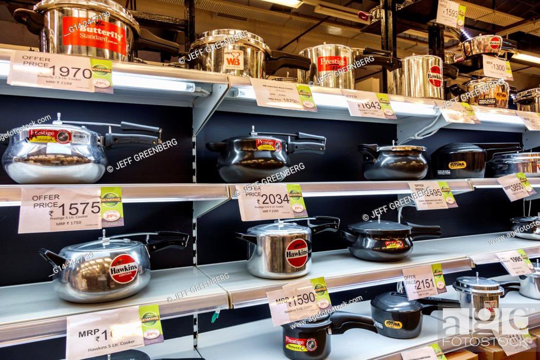 Aryabhata99's tweet photo. Reports are coming in from TN that several Jewelry shop, Cooking appliances ( vessels) store, even grocery stores are receiving pre orders worth several lakhs rs from a Dravida party for 2024 delivery, but payment will be made this month with #2000notes 💰MoneyTrail https://t.co/Uvres5pbjI