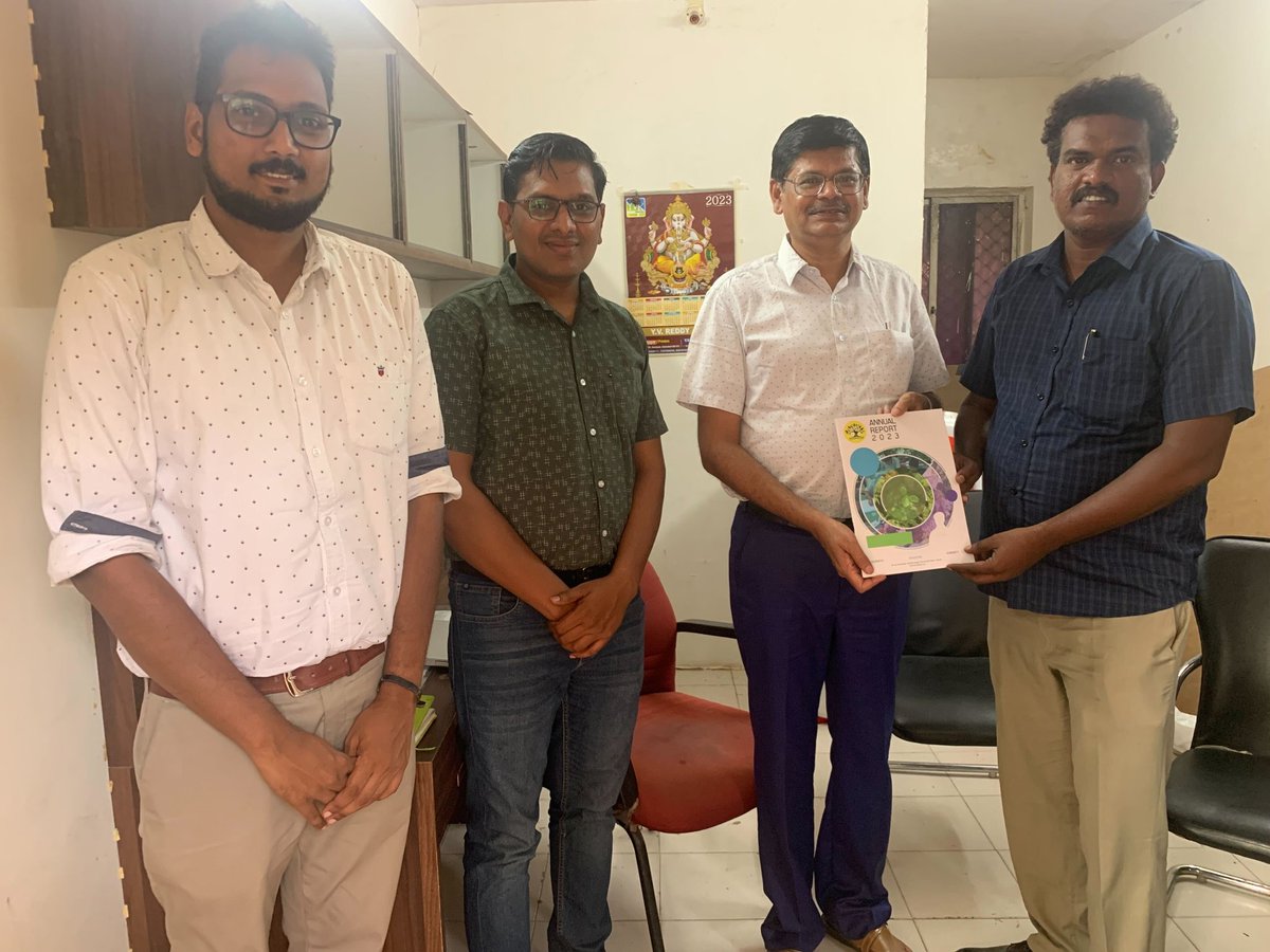 Thuvakkam's tweet photo. Thuvakkam team is glad to meet Mr. Jithendra, IEC officer, State TB cell, Telengana and Mr. Suresh from The Union Ngo and greeted him with Thuvakkam Annual Report 2022-23.
.
.
@StateTb @B_Suresh_
#Thuvakkam #GovernmentRelations #AnnualReport #YearInReview #Team #Success https://t.co/rHj94VMMfx