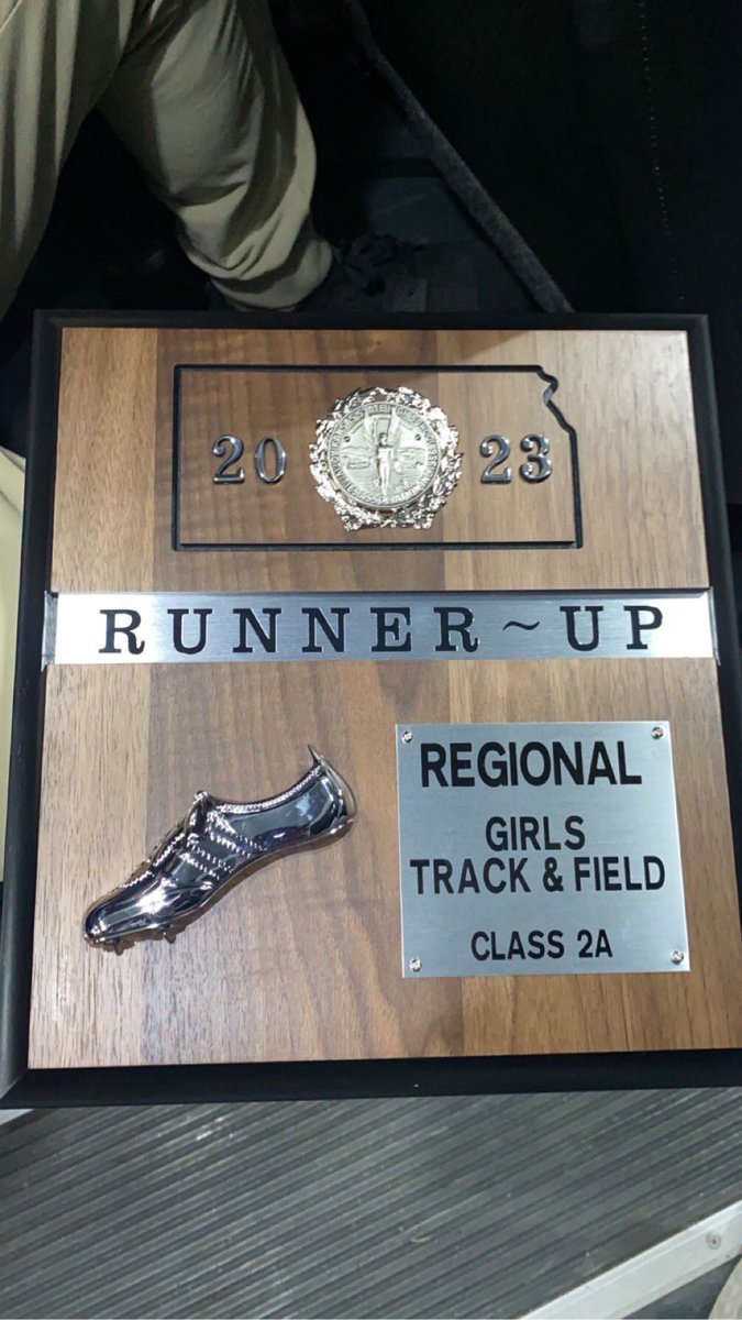 TMPTrackField's tweet photo. Lady Monarchs Track and Field finish as the Regional Runner-ups! https://t.co/ydeb45w7du