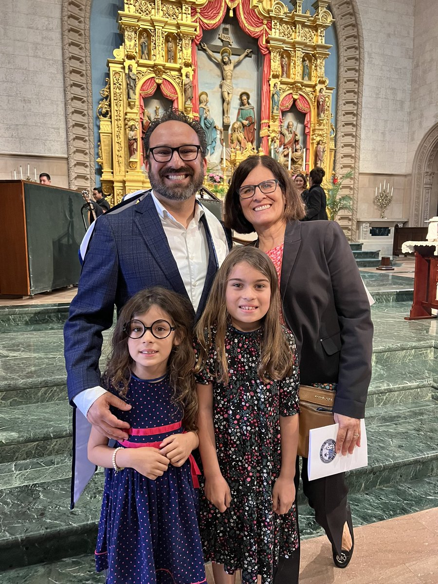 usdministry's tweet photo. It was a joy to celebrate the Law and Graduate Schools Graduation Mass this afternoon in Founders Chapel.  Congratulations graduates! https://t.co/3gAfOIhkDD