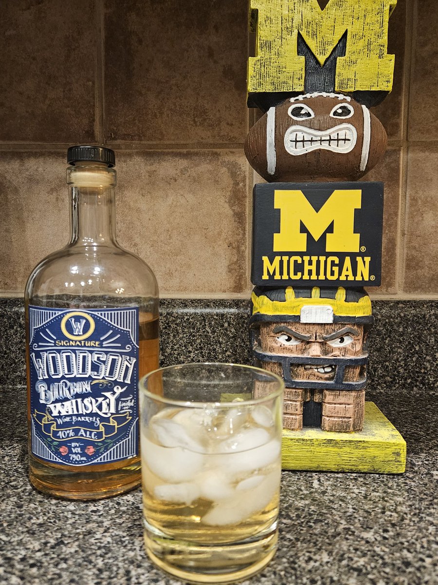 TeddyRoll2's tweet photo. @CharlesWoodson Damn good stuff, sir!! Go Blue!! https://t.co/9acEx37dEW