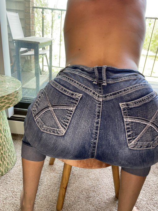 RT if you&rsquo;re loving the view 😍😍 https://t.co/QkrFYobHNs