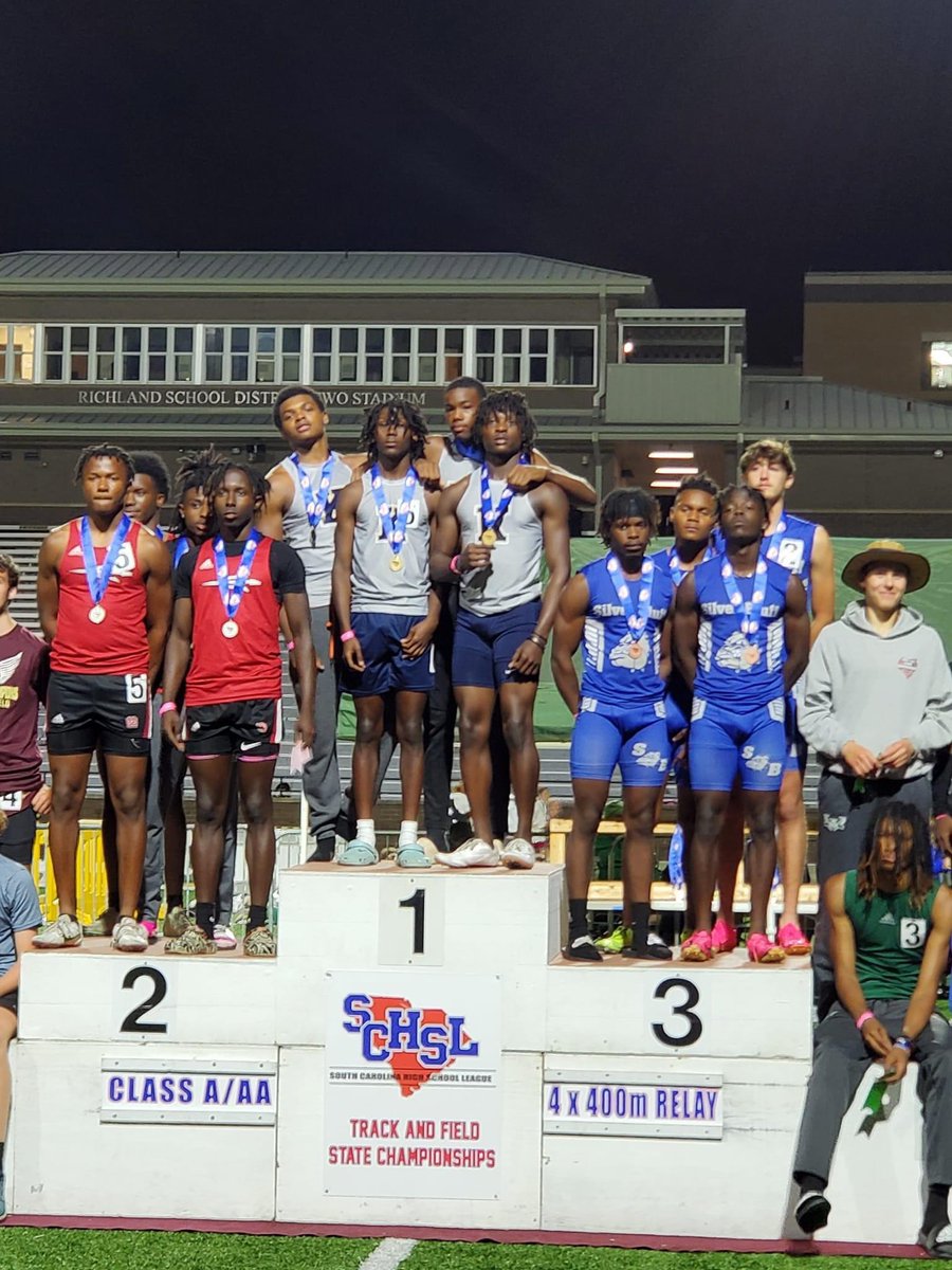 wjkeenanraiders's tweet photo. Congratulations to our 4x400 team. AA State Champions with a time of 3:23.29!! Excellent work by our athletes and coaching staff. https://t.co/pht2HixF7g
