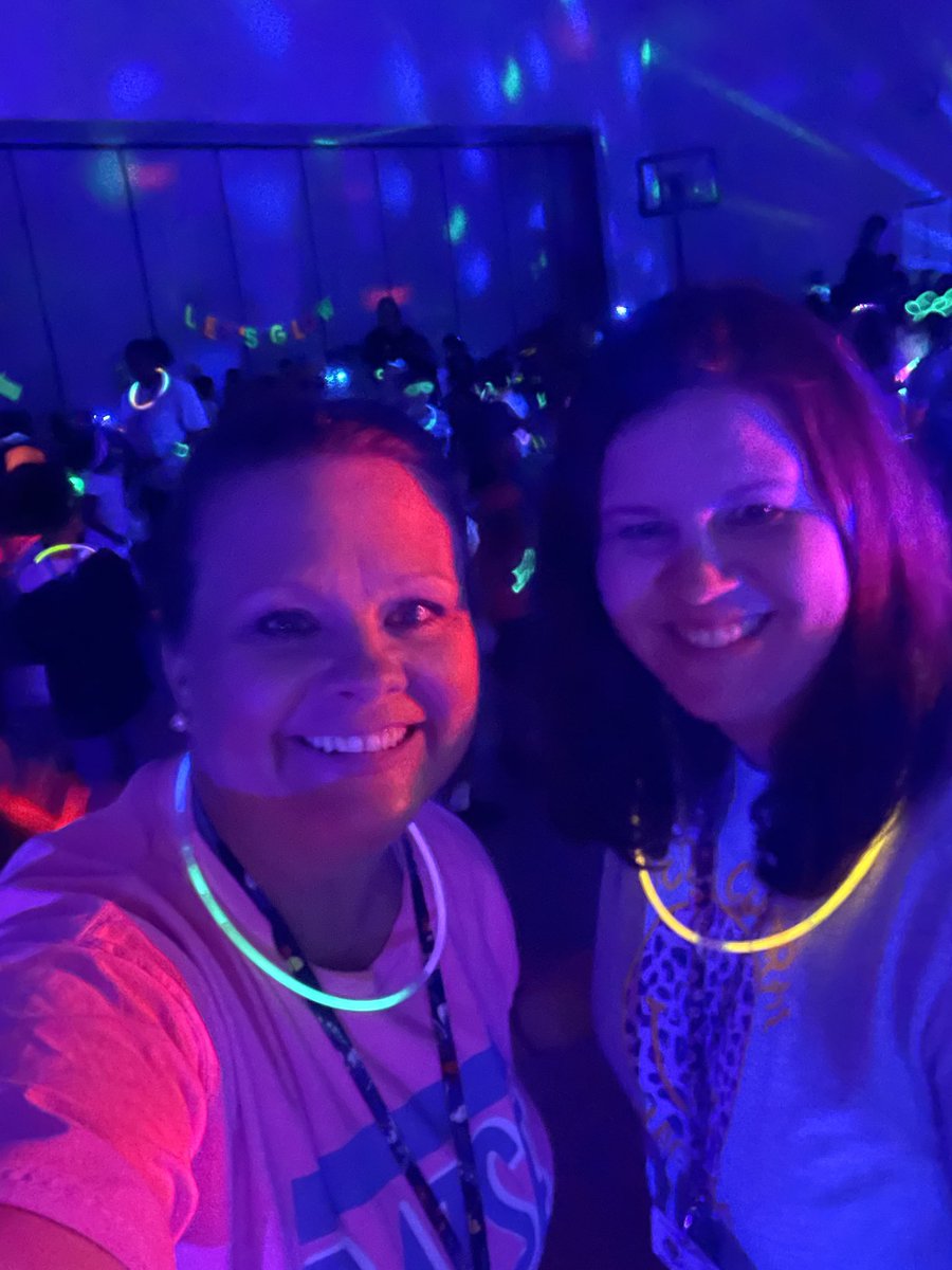 mrsadams_dcjags's tweet photo. #glowparty was so much fun @TweetDCS_DCPS !
The kids had a blast! @hamm_april #liljags https://t.co/c7UDfgBFH1