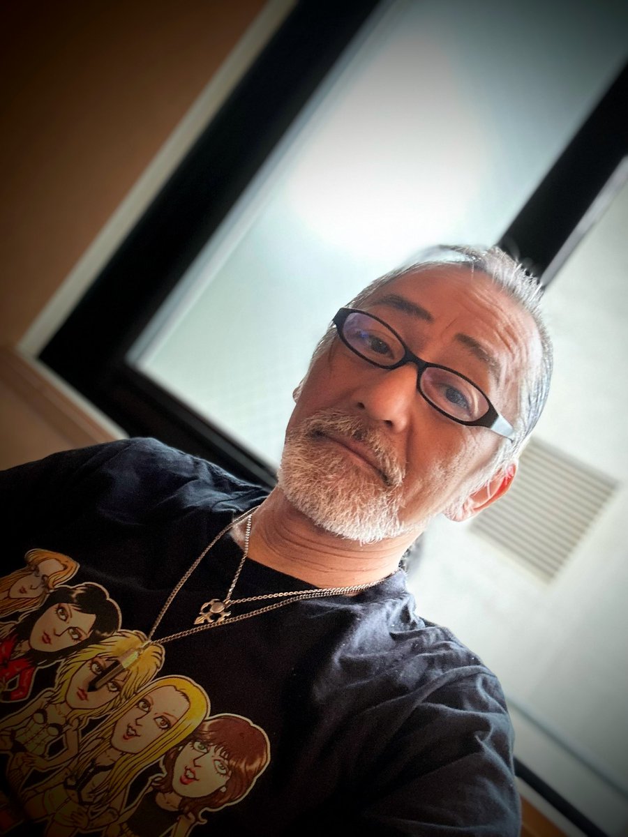 yohyoh0806's tweet photo. 今日は東京、、、
オフだから顔つきはまずまずかなあ(笑)
今からロックディスコのイベントへ。
ちょいオシャレして向かおうと。
なんと今回は昭和の歌謡曲&ポップスでメチャ楽しみ。
お久しぶりの方々にお会いできることもワクワク、、、
素敵な時間を楽しもう!
#Rock4Eva
#Rockdisco https://t.co/G7IpGxZJET