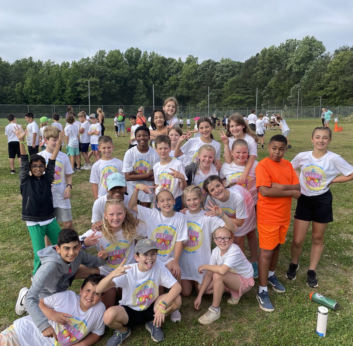 FaucettFifth's tweet photo. Such a FUN field day!!! Great weather, great teamwork, great music, great stations, great class! @andylallison @MrsAlhadeff @SweetAppleES @SAEwolvesPE @SweetApplePTO https://t.co/7FZYIphwbI
